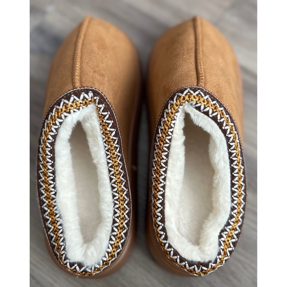 🆕 Brown Faux Suede Trendy Platform Slippers - Picture 9 of 13